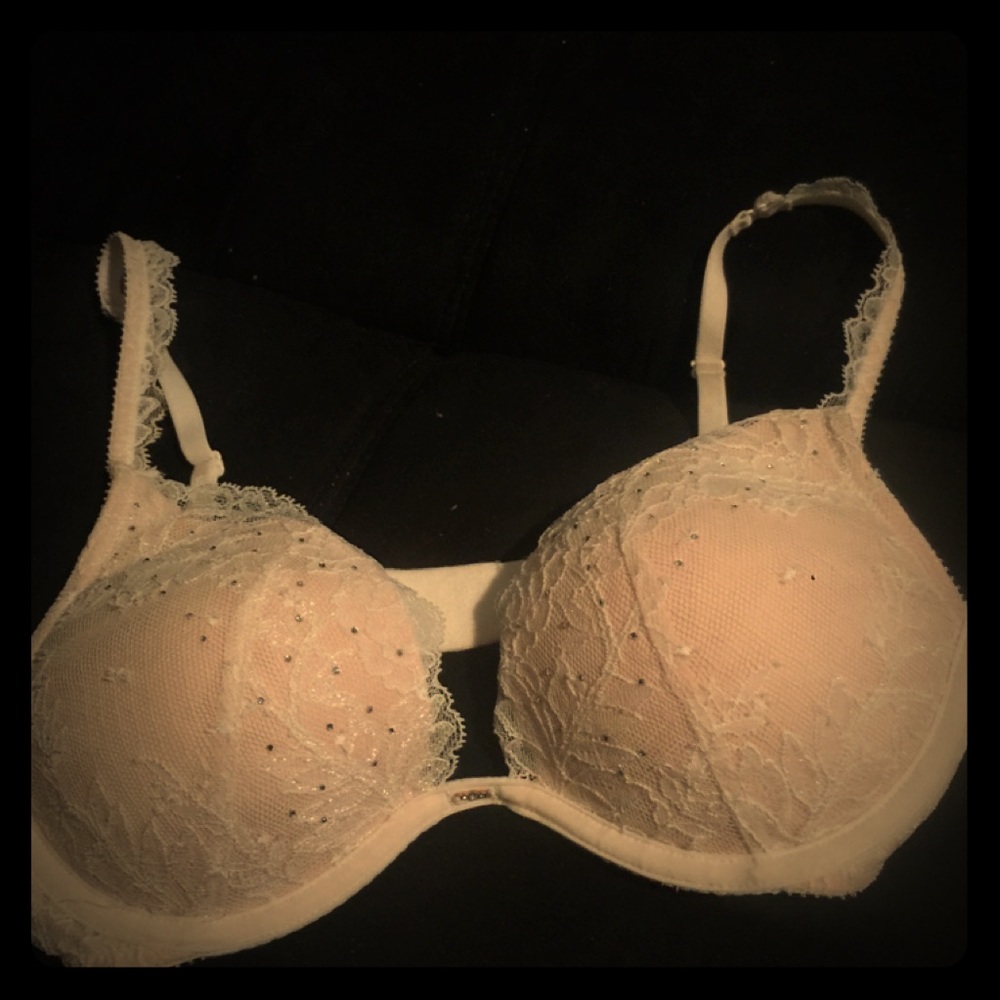 32 C Victoria’s Secret push up bra